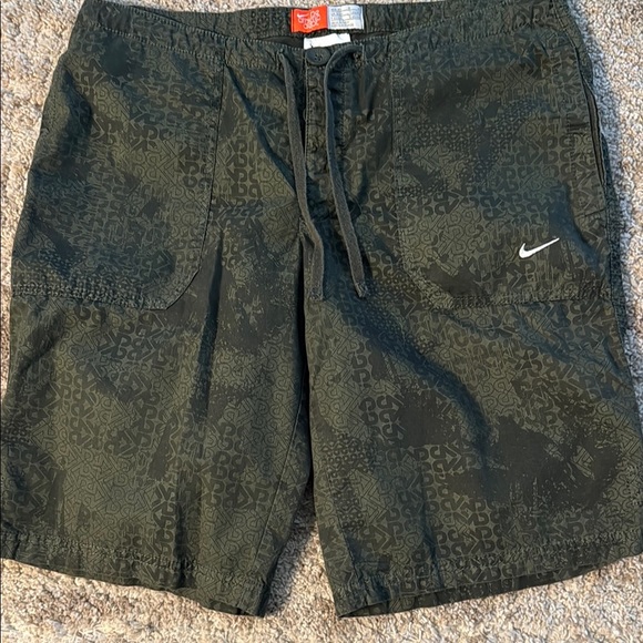 🍍Nike athletic dept shorts 🍍Sz M🍍waist 16”🍍11” inseam🍍 - Picture 1 of 3